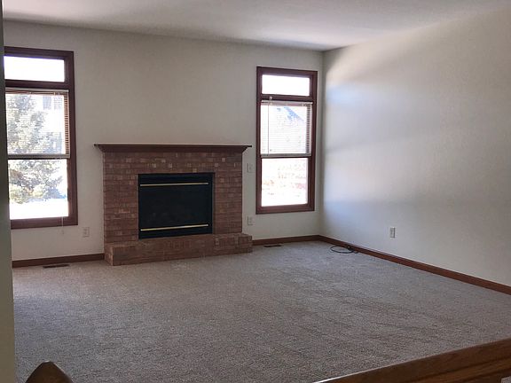 Living Room w/ Gas FPlace