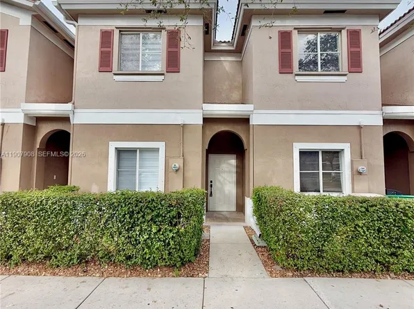 4412 Woodland Cir, Tamarac, FL 33319