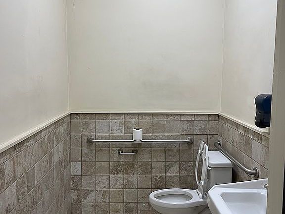 2nd image of 729 W Bel Air Ave