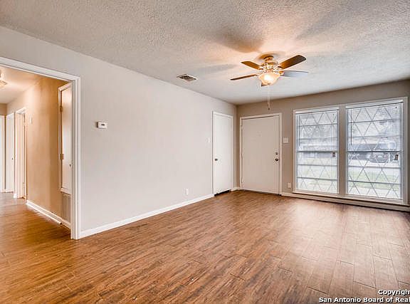 5th image of 459 E Palfrey St