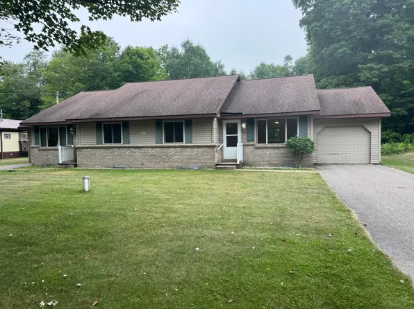 N6816 Elm St, Engadine, MI 49827