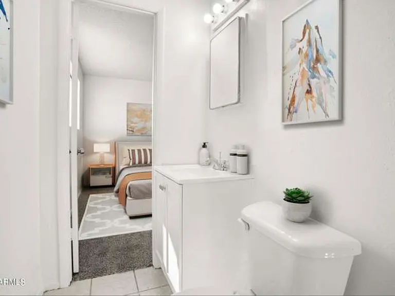 6228 W Cheery Lynn Rd — Photo 11