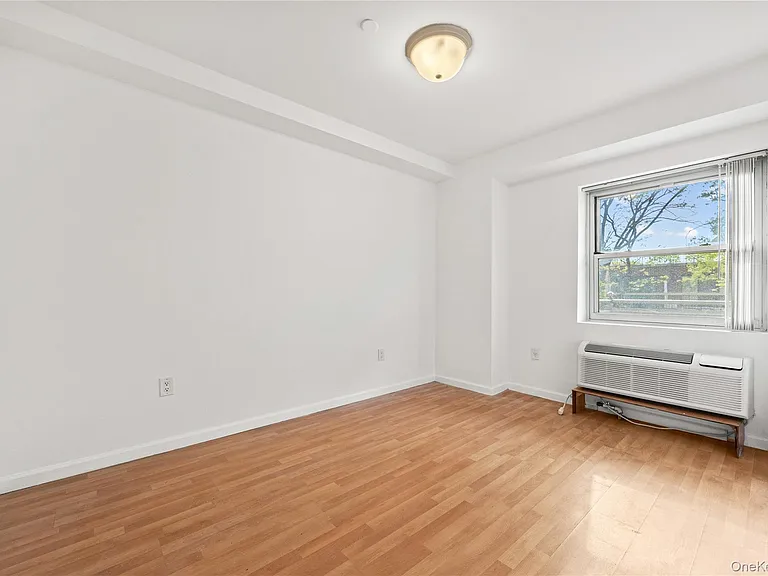 71-33 162nd St #3F — Photo 9