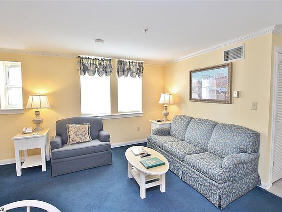 5th image of 719 11th St #815