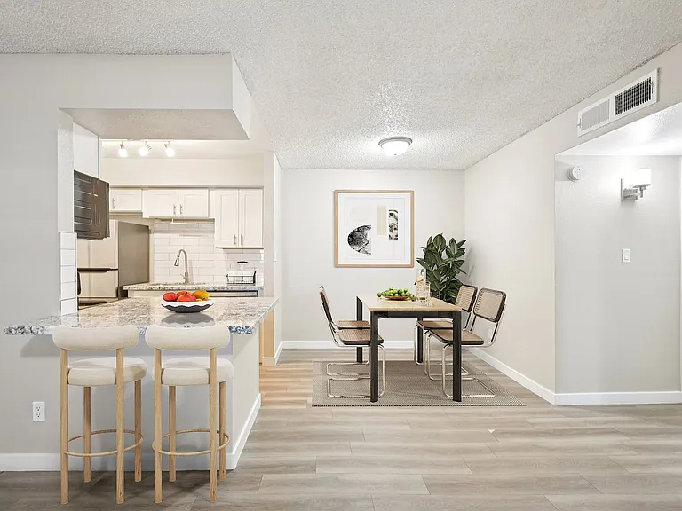 Jade Ridge Apartments — Photo 70