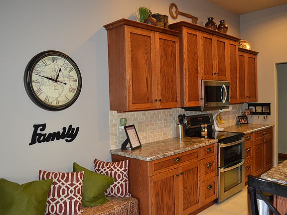 5th image of 807 Glenwood Ct