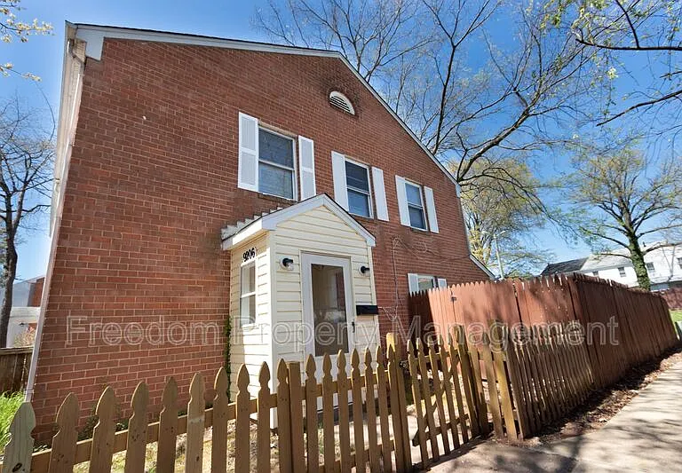 9206 Hood Rd — Photo 2