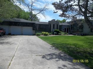 2436 Shoreline Heights Rd, Sterling, IL 61081