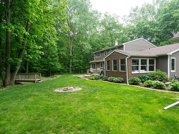 4th image of 106 Woodside Ct