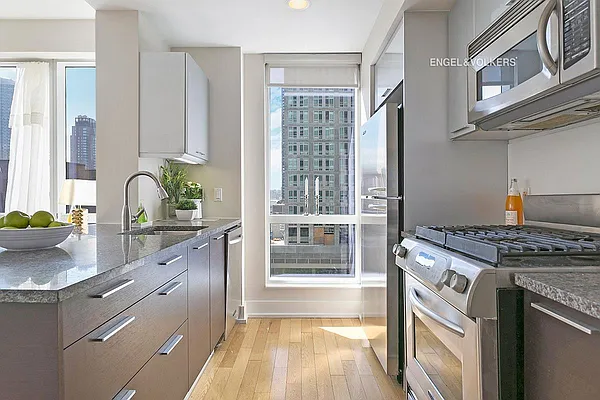 Rented by Engel & Völkers New York City | media 19