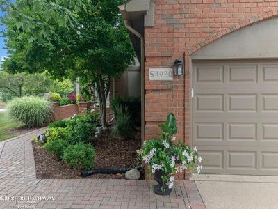 54920 Hennington Ct, Shelby Township, MI, 48316