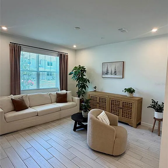 9855 Walkway Dr — Photo 4