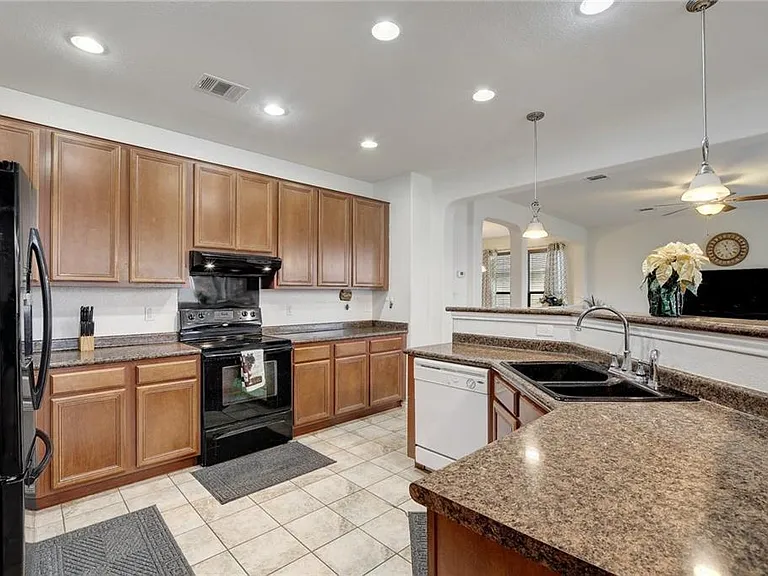 356 Matthews Ln — Photo 9
