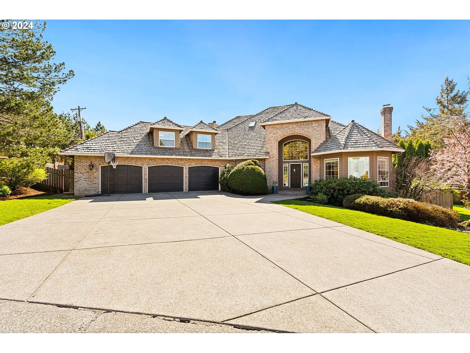 5736 SW Kruse Ridge Dr photo 1