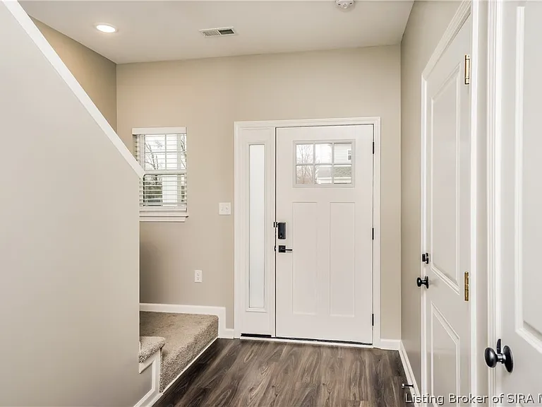 2063 N Sarah Dr — Photo 4