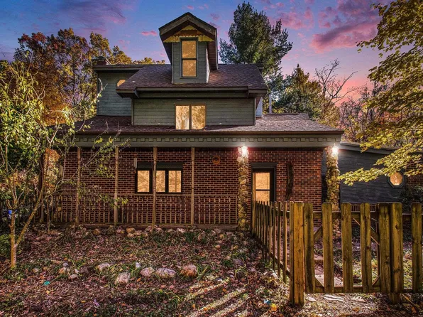 25700 Lakewood Dr, South Bend, IN 46628