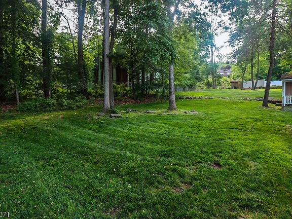 5th image of 19 McKinley Dr