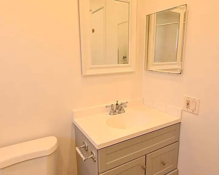5659 Lathrop Dr — Photo 25