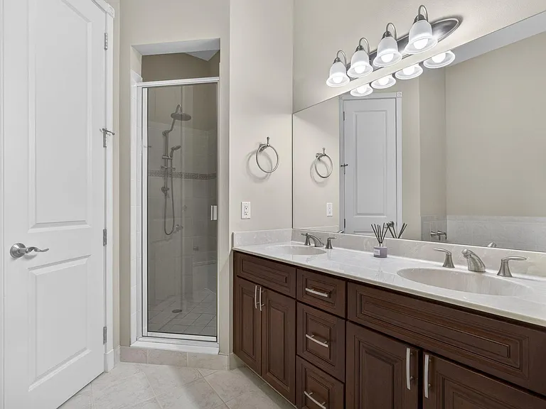 803 Del Sol Cir — Photo 31