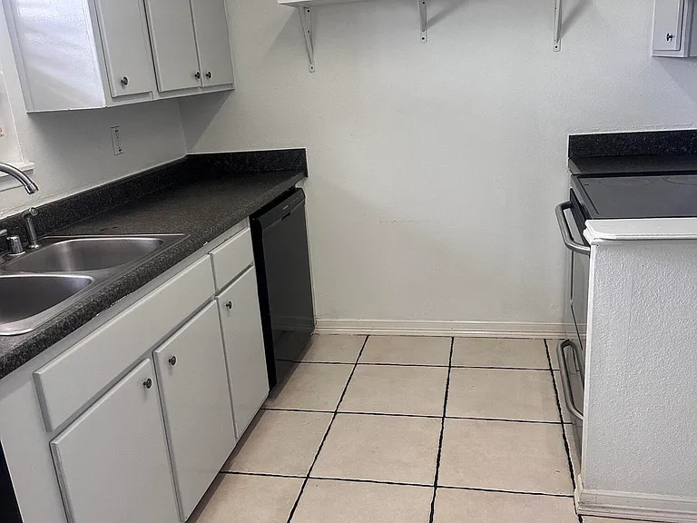 6700 Escondido Dr #G6 — Photo 5