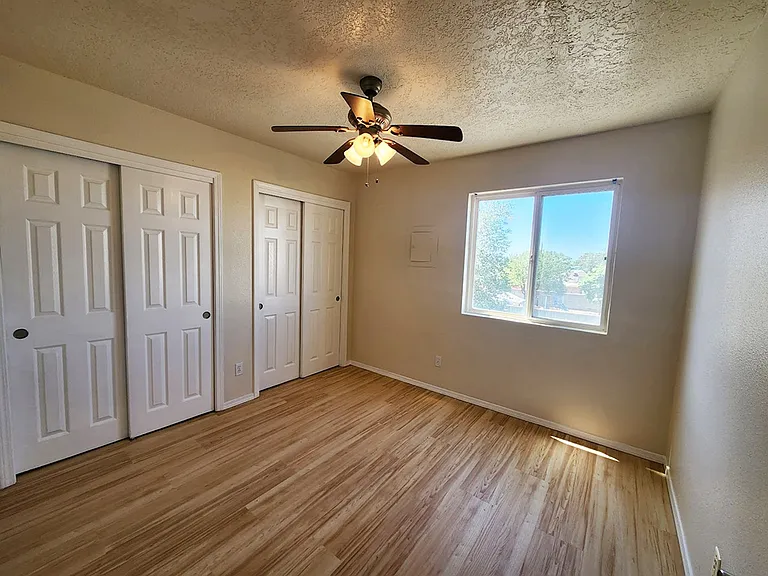 212 San Clemente Ave NW — Photo 31