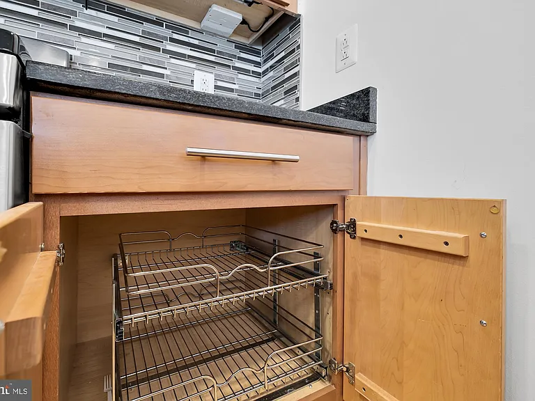 449 R St NW #101 — Photo 14