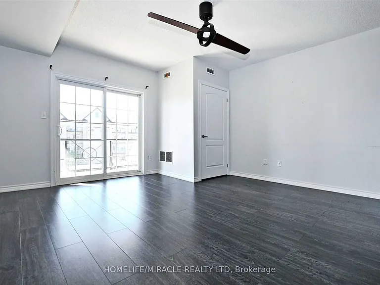 39 Ferndale Dr S #303 — Photo 5