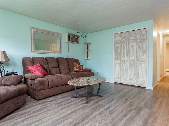 4th image of 523 Case Ave