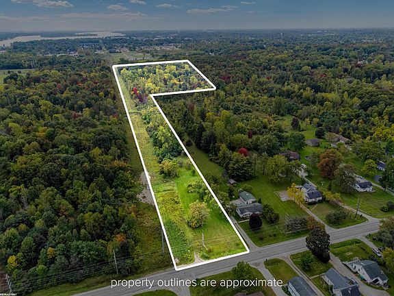 2nd image of 3605 Ravenswood Rd