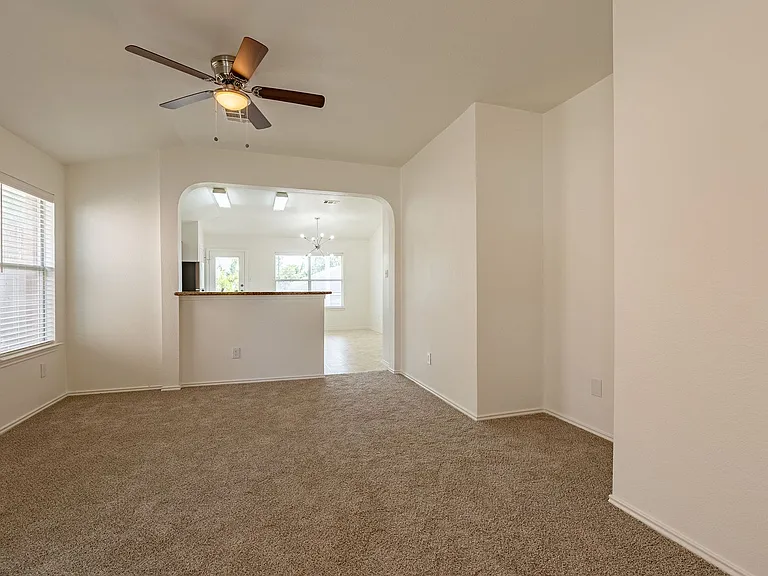 12905 Thomas Jefferson St — Photo 4