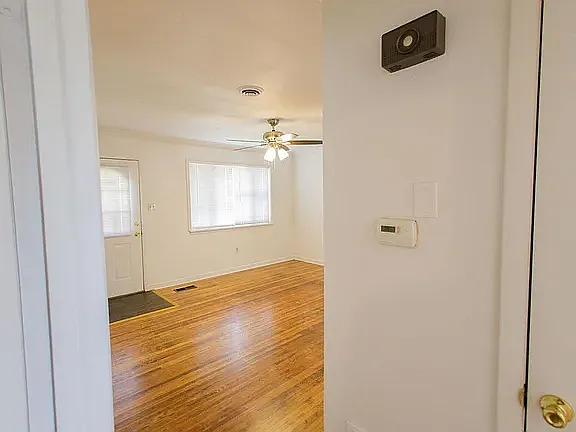 1126 W 47th St #B — Photo 5