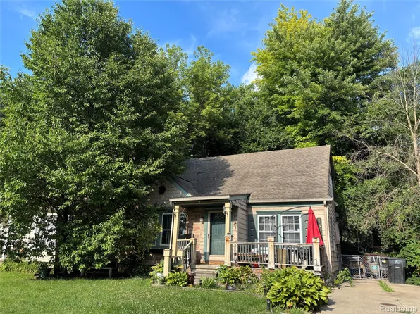 16560 Fenton St, Detroit, MI 48219