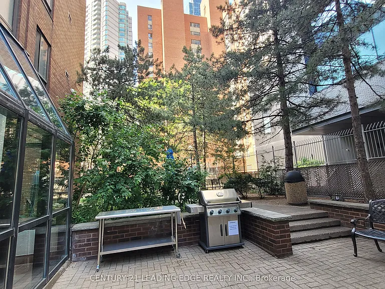 633 Bay St #1512 — Photo 22