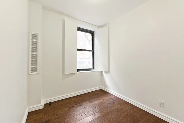 Rented by Nest Seekers International | media 26