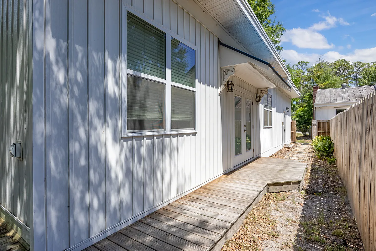 Building Photo - 306 Parkway Dr