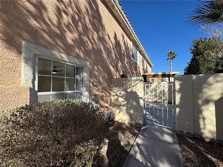 8464 Blue Island Ave — Photo 4