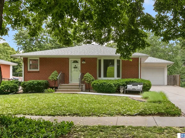 640 N 54th St, Lincoln, NE 68504