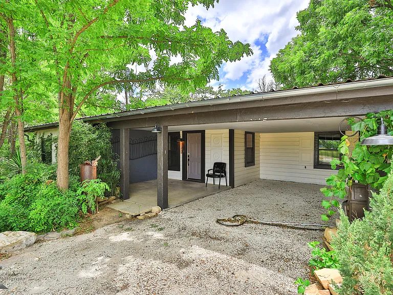 609 Sunset Dr — Photo 2