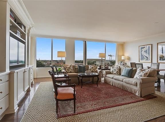 5th image of 2100 Saint Charles Ave APT 8M