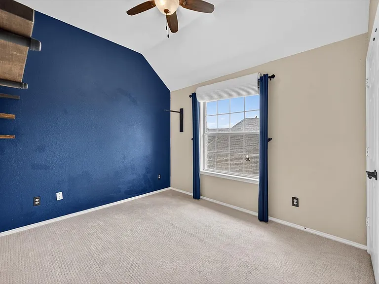 2400 Sweet Grass Trl — Photo 21