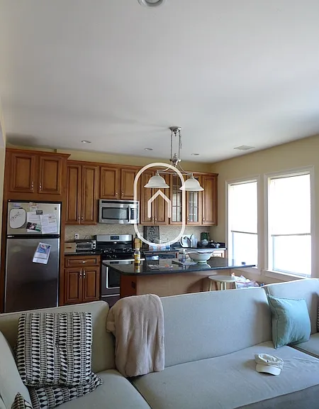 100 Hillside St #3 — Photo 6