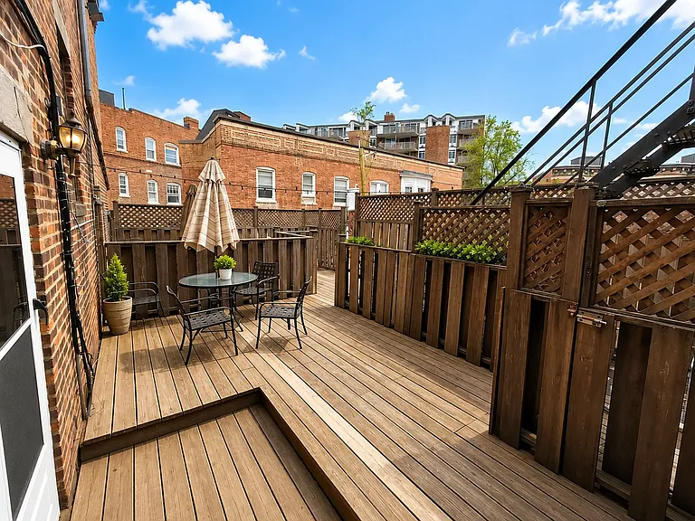 1404 Beacon St — Photo 3