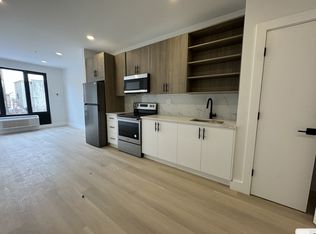 318 Forrest St FLOOR 3, Jersey City, NJ 07304