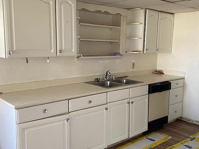 2nd image of 4075 Mountain Dr