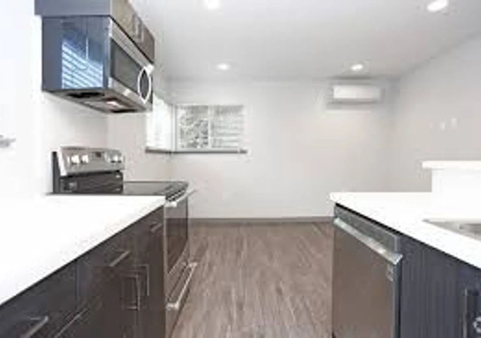F Street Apartments — Photo 4