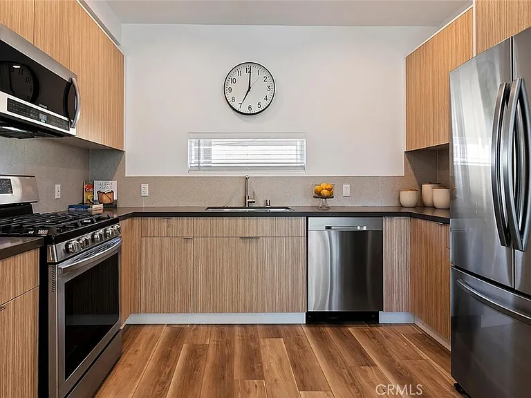13538 Vanowen St #4 — Photo 13