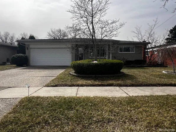 2450 Antonia Ln, Warren, MI 48091