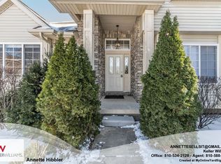 4373 Oak Tree Ct, Fenton, MI 48430