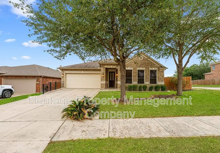 141 Springtree Blf — Photo 36