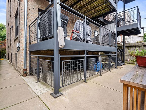 5th image of 7721 N Marshfield Ave APT 3